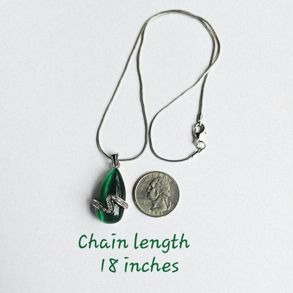 Jade and Rhinestone Silver Necklace - Picture 6 of 12